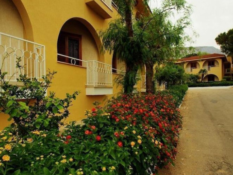 Perla Del Golfo Resort