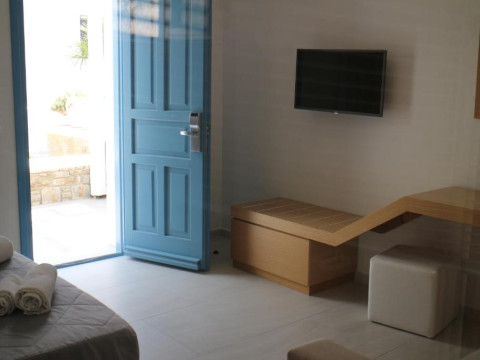 PETINAROS HOTEL & STUDIOS
