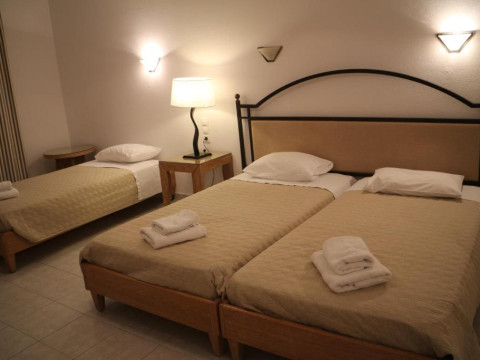 PETINAROS HOTEL & STUDIOS