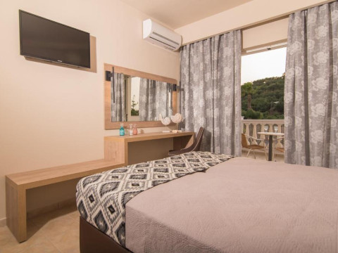 Petros Hotel