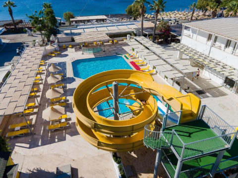 PETUNYA BEACH HOTEL