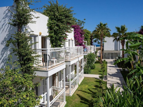 PETUNYA BEACH HOTEL