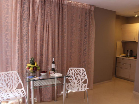 Pictures Suites