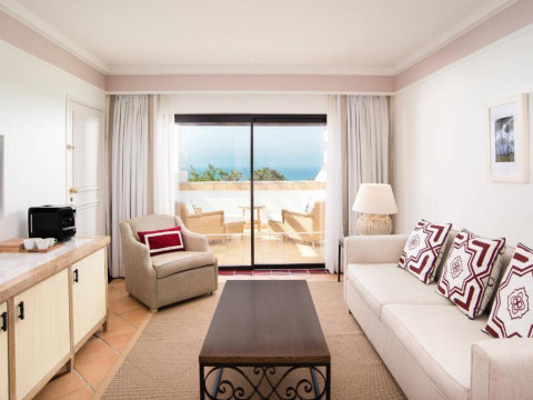 Pine Cliffs Hotel, a Luxury Collection Resort