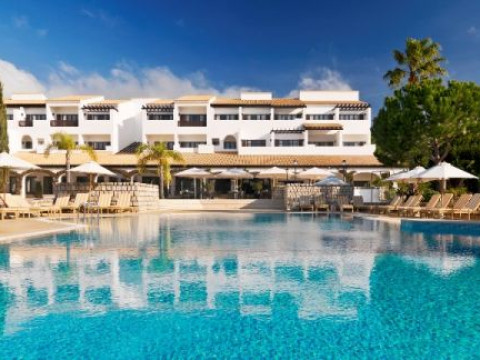 Pine Cliffs Hotel, a Luxury Collection Resort