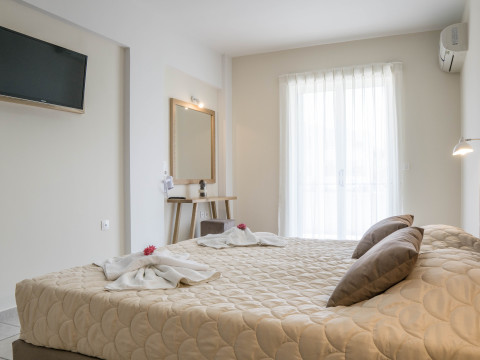 PINELOPI HOTEL-APARTMENTS