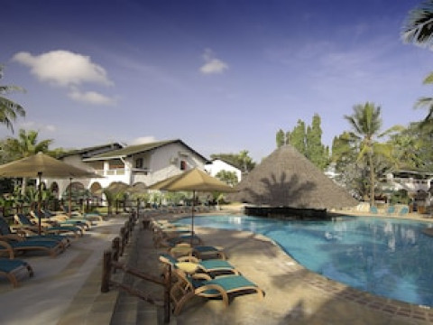 PINEWOOD BEACH RESORT AND SPA
