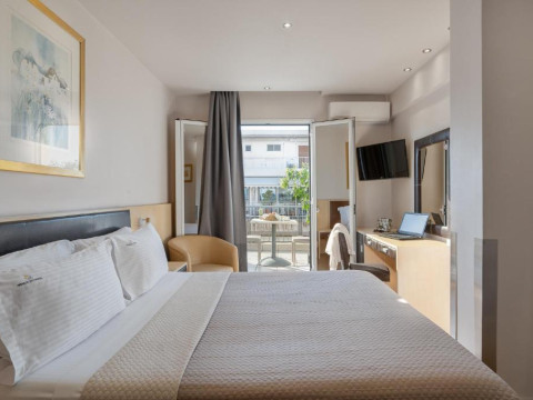 Piraeus City Hotel