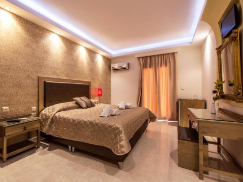 Pirofani Hotel