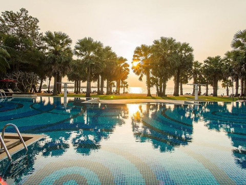 Ravindra Beach Resort & Spa