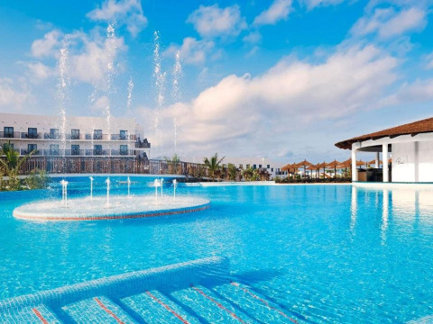 Meliá Dunas Beach Resort & Spa