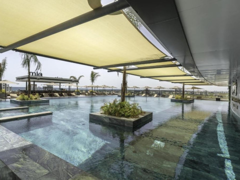 Grand Sapphire Resort