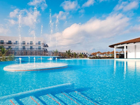 Meliá Dunas Beach Resort & Spa