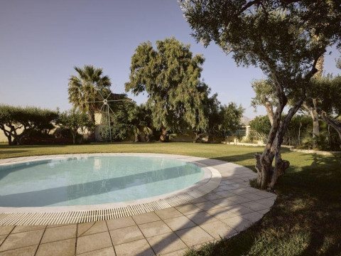 CHC Tylissos Beach