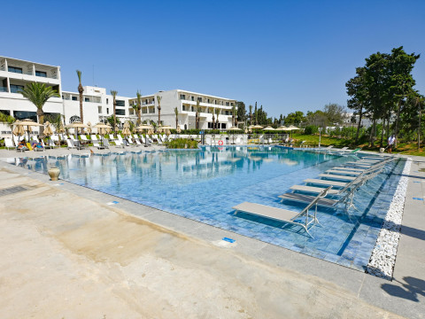 One Resort Premium
