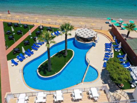 Mimoza Beach Hotel