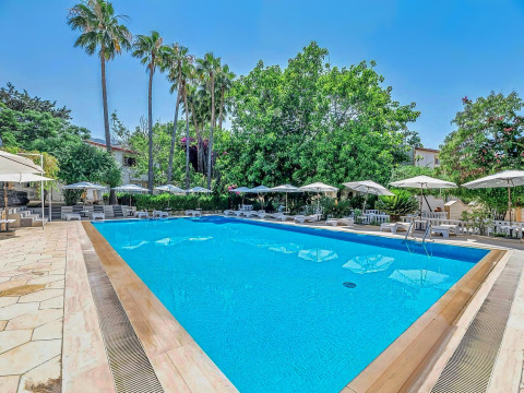 Riverside Garden Resort (Alsancak)