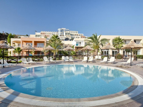 Kipriotis Maris & Suites