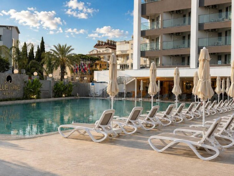 Blue Wave Suite Hotel