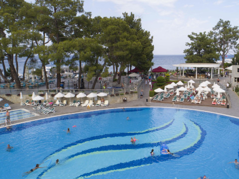 Akra Kemer 