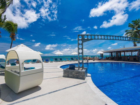 Coco De Mer & Black Parrot Suites