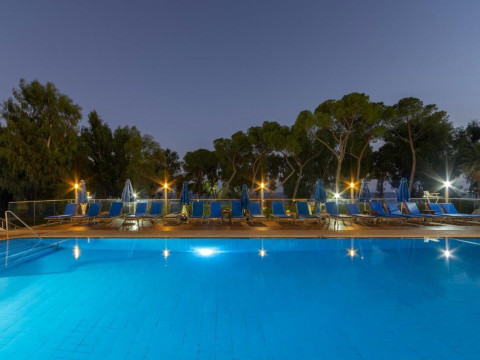 Park Beach Hotel 