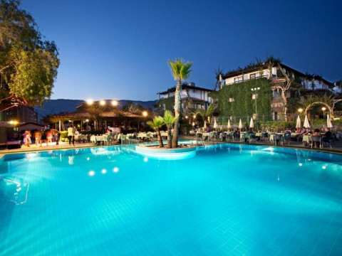Titan Club Hotel