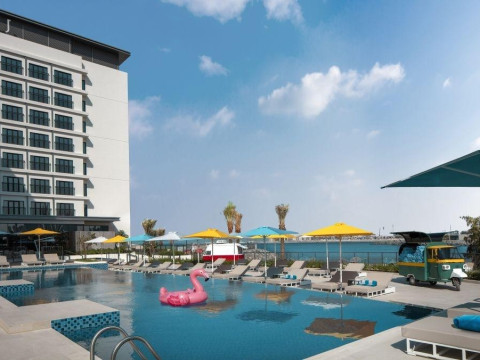Rove La Mer Beach