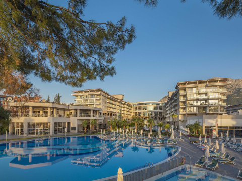 Akra Kemer 