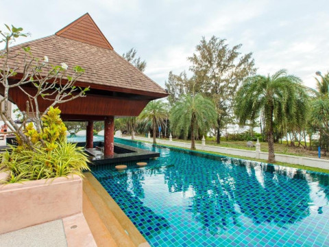 Maikhao Palm Beach Resort