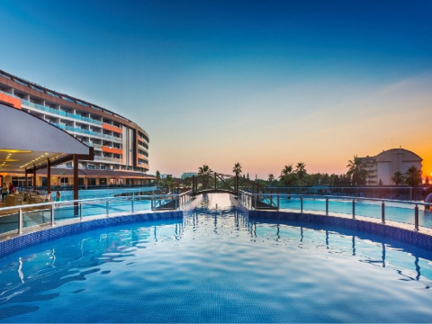LONICERA RESORT