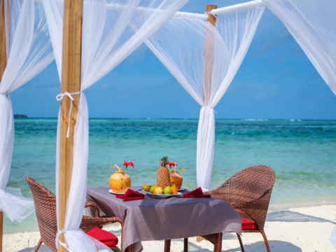 Triton Beach Hotel & Spa