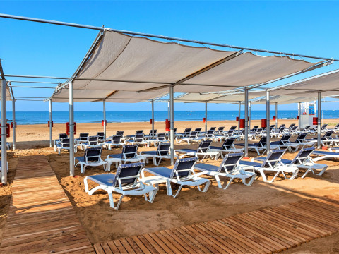 Glamour Resort & Spa
