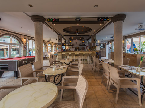 Planos Beach Hotel