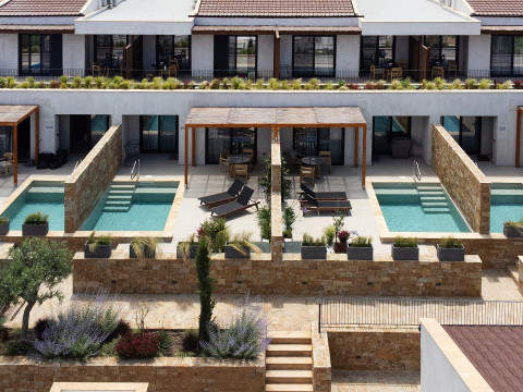 Pnoes Luxury Suites