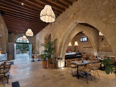 Polis 1907 by Louis Hotels