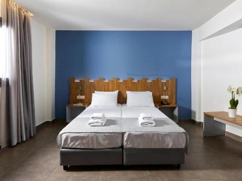 Pollis Hotel