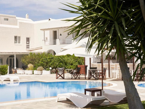 Polos Hotel Paros