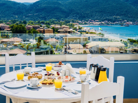 Ponti Beach Hotel