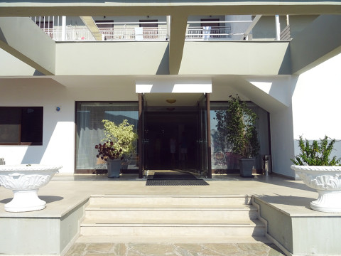 Ponti Beach Hotel