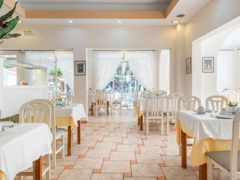Hotel Porfi Beach