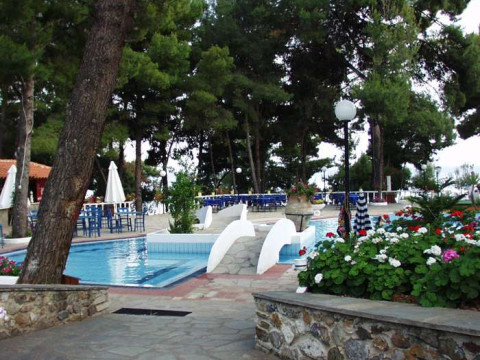 Porfi Beach Hotel