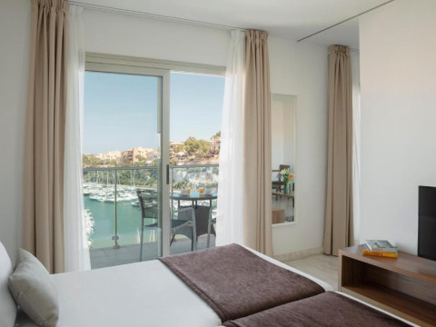 Portodrach Aparthotel & Suites