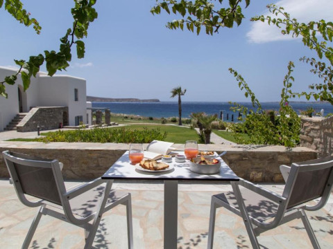 Poseidon of Paros Hotel & Spa