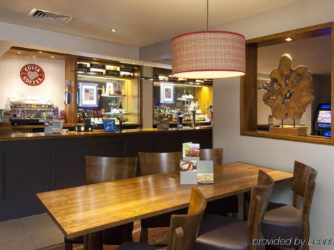 Premier Inn Bristol Cribbs Causeway M5,J17