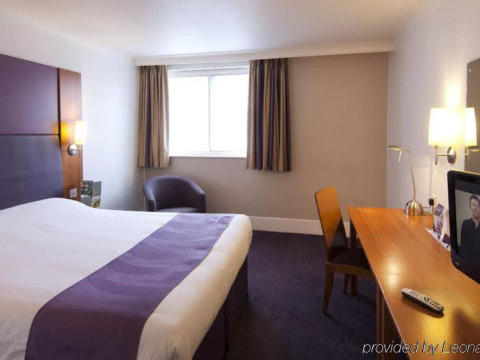 Premier Inn Bristol Cribbs Causeway M5,J17