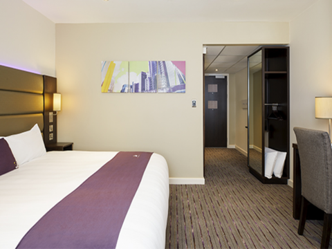 Premier Inn London Hammersmith (Shepherds Bush Road)