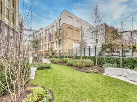 Premier Inn London Southwark (Southwark Station)