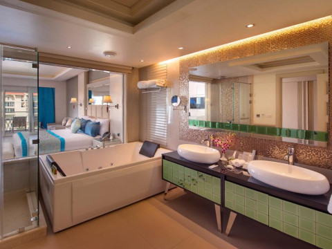 PREMIER LE REVE HOTEL & SPA ADULT ONLY