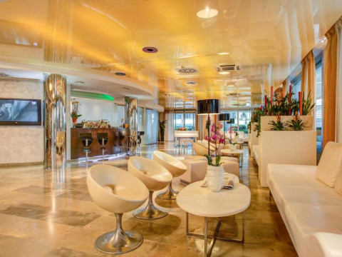 Premier & Suites